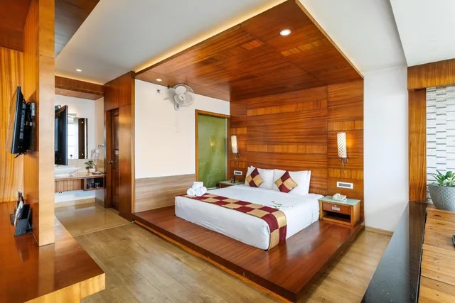 جناح شهر العسل بجاكوزي، Amber Dale Luxury Hotel and Spa, Munnar (ex PLUM JUDY - THE LEISURE HOTEL) 5/10