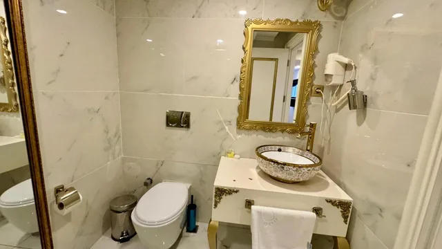 غرفة فاخرة ثلاثية بسرير مزدوج وسرير فردي، Blue Pera Istanbul Hotel 10/10