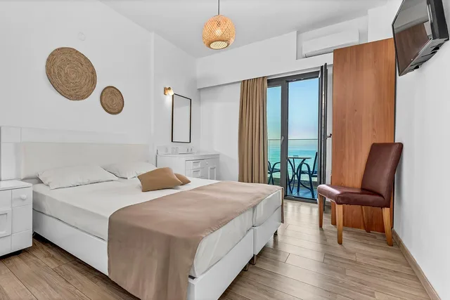 غرفة مزدوجة سوبيريور بإطلالة على البحر، Sunset Beach Hotel 1/1