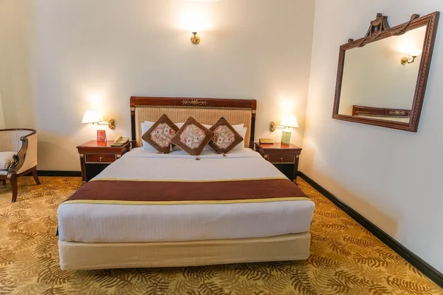 Crown, Executive, Double Bed، Hotel Sarina 2/10