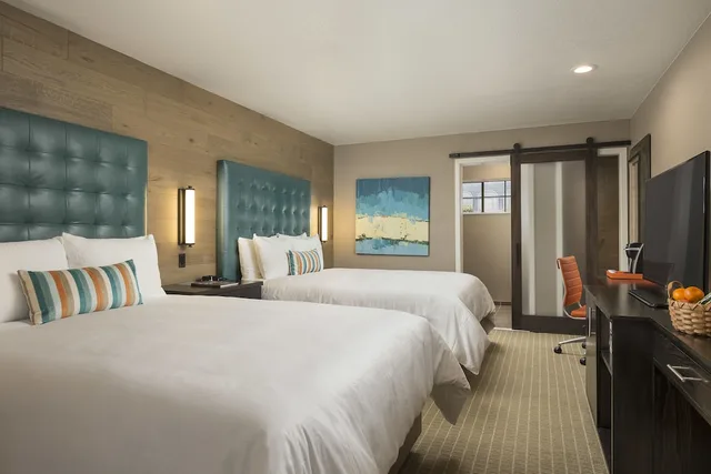 Cannery Row, 2 Queen Beds، Wave Street Inn 1/2