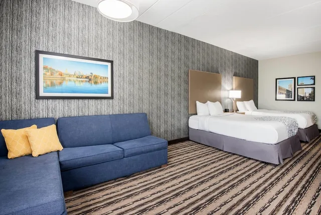 جناح استوديو ديلوكس بسريرين كوين، La Quinta Inn Suites By Wyndham Buffalo Amherst 6/8