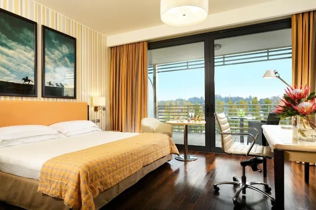 غرفة ديلوكس بسرير كوين، Unahotels Varese 1/10