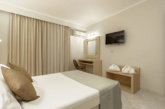 Standard, Double Bed, Land View، Karras Hotel 8/10