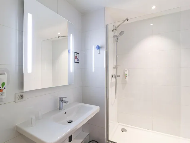غرفة قياسية بسرير كوين، Ibis Styles Lyon Confluence Hotel 8/8