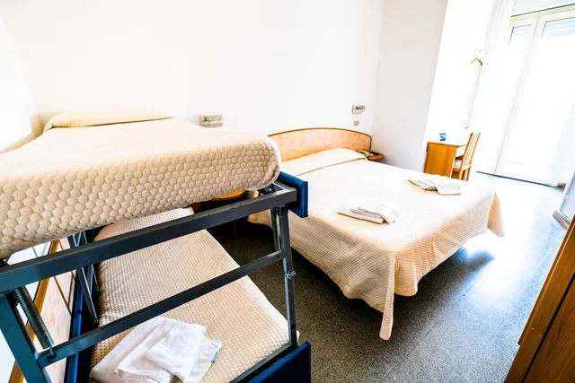 غرفة رباعية، Hotel Saint Louis 3/8