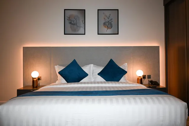 غرفة بسرير كينج، فندق سافوي(Savoye Hotel) 1/10