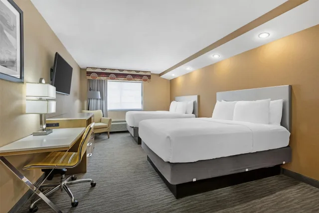 غرفة رباعية بسريرين كوين، Best Western Cooperstown Inn & Suites 2/6