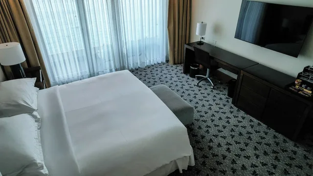 Deluxe, King Bed, Ocean Front, Balcony، Sheraton Miramar Hotel and Convention center 2/4