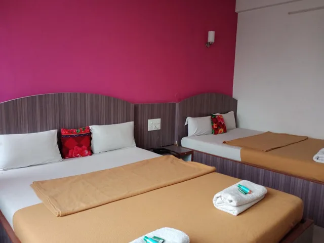 غرفة ديلوكس ثلاثية، Hotel Malhar Palace 1/2