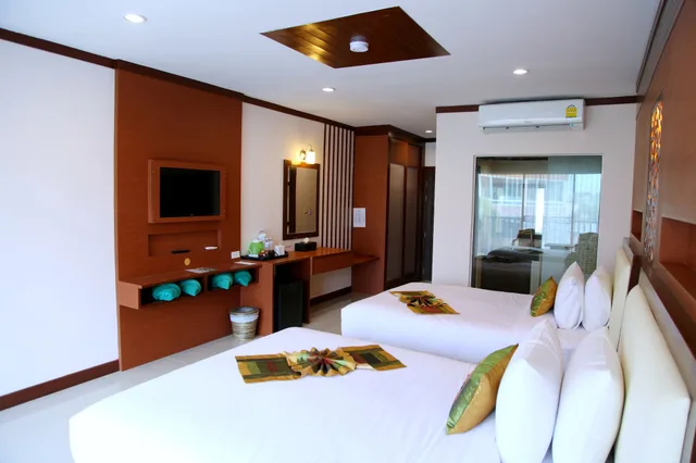 جناح عائلي بسريرين كوين بإطلالة على المسبح، Chivatara Resort And Bangtao Beach Resort Phuket 8/10