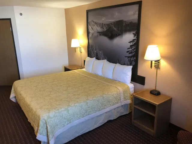 غرفة قياسية بسرير كينج، Super 8 By Wyndham The Dalles OR 6/10