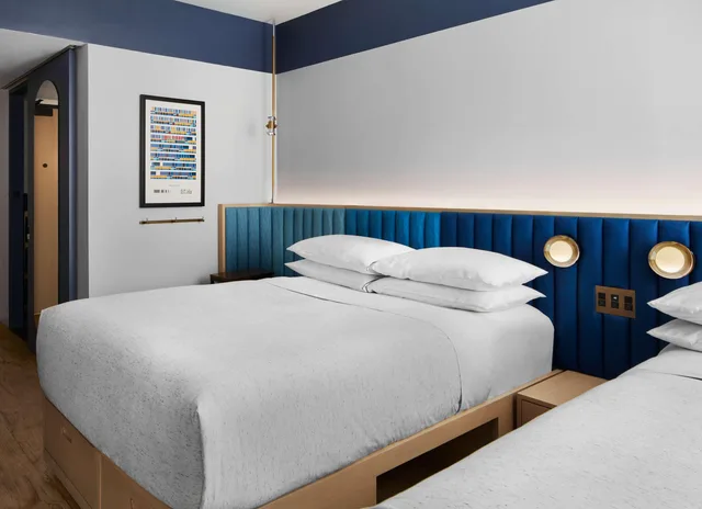 غرفة بسريرين منفصلين لذوي الإعاقة، Motto by Hilton New York City Chelsea 2/4