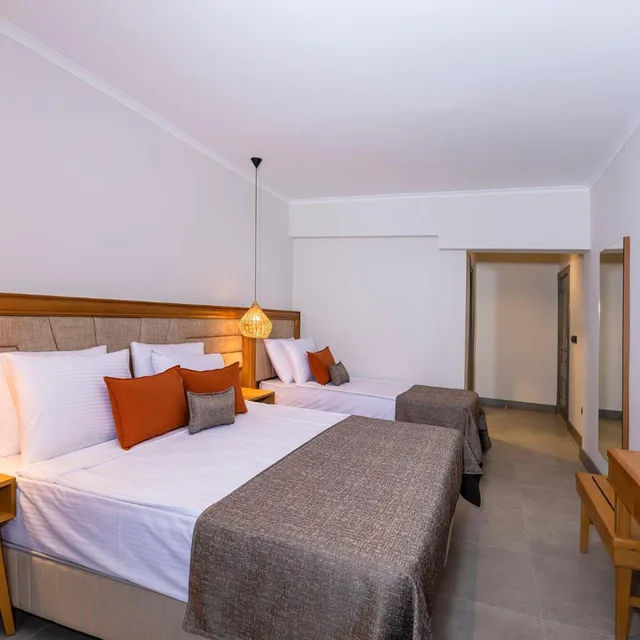Room, Double or Twin Bed, Yalipark Beach Hotel 7/10