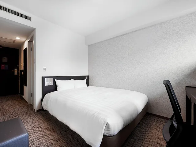Room, Double Bed, Corner, Daiwa Roynet Hotel Kawasaki 3/6