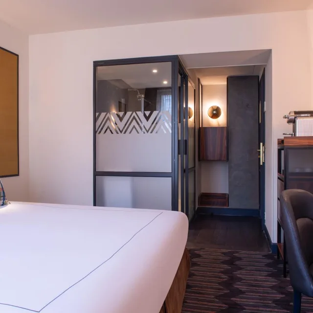 غرفة بسرير كينج، Mom Art Hotel 1/4