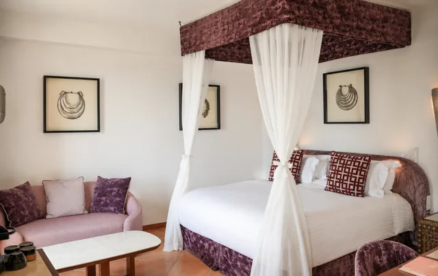 جناح بإطلالة على البحر بشرفة، Miramar Beach Hotel 3/5