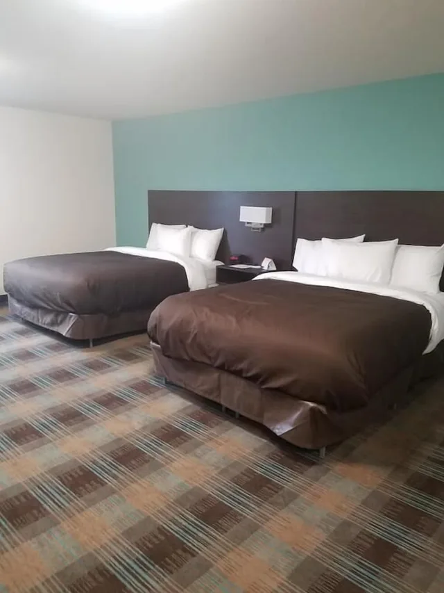 Efficiency, Suite, 2 Queen Beds، Suburban Studios Monaca - Pittsburgh 2/4