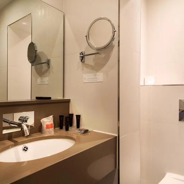 Executive, Double Bed, Eiffel View، Hotel Chambellan Morgane 5/7