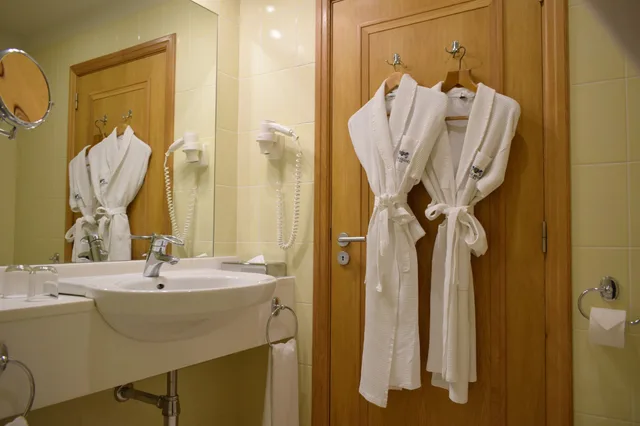 غرفة سوبيريور بسريرين منفصلين أو سرير مزدوج بإطلالة على البحر، Madeira Regency Cliff - Adults Only 6/6