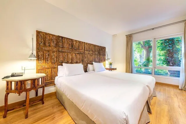 Garden, Family, Queen and Twin Beds، Port Huerto del Cura 2/5