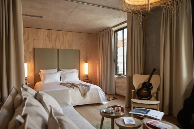 غرفة بسرير مزدوج، MOB House 1/2