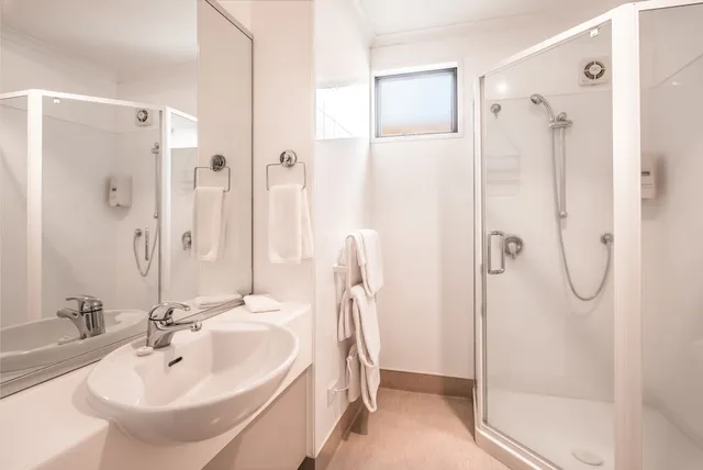 1 Bedroom, Apartment, Queen Bed, Kitchenette, Bay Palm Motel 8/10