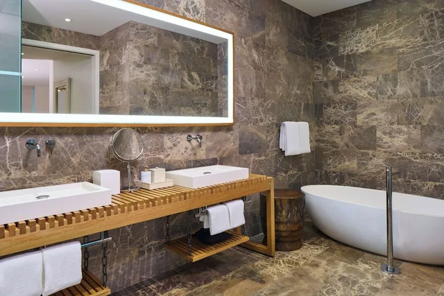4 Bedrooms, Villa, 4 King Beds, Ocean Front، Andaz Maui at Wailea Resort A concept by Hyatt 7/10