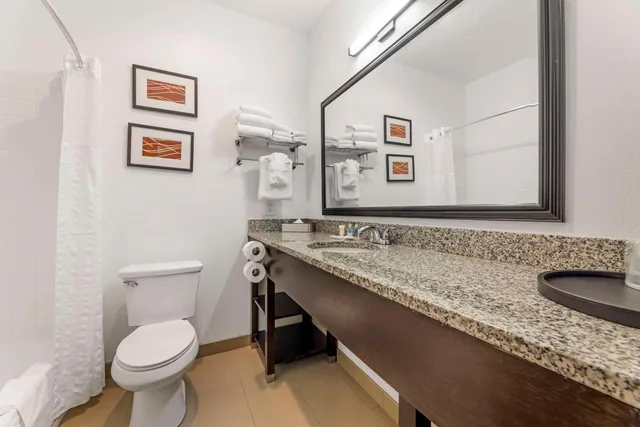 جناح ديلوكس بسريرين كوين، Comfort Suites Near Vancouver Mall 6/7