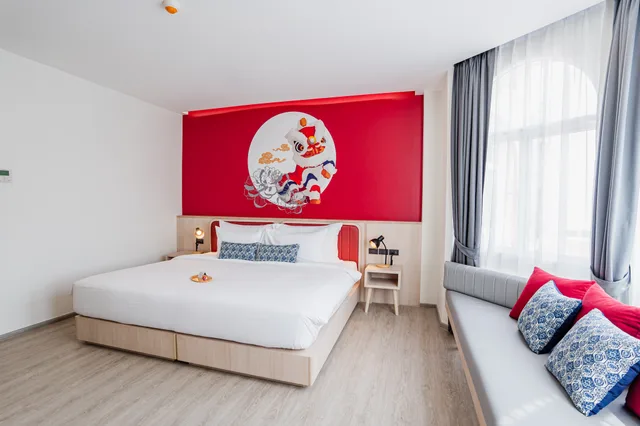Deluxe Room [28 Sqm] King، Hotel Midtown Ratsada 2/7