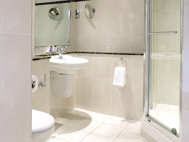Super, Superior, Deluxe, Double Bed، Macdonald Inchyra Hotel Spa 3/3