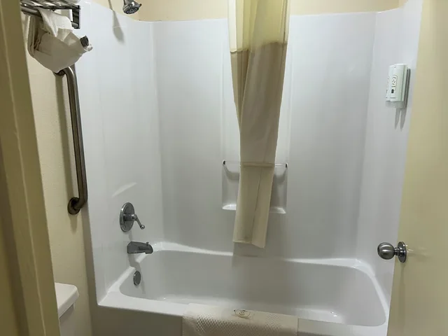غرفة قياسية بسرير كوين، Quality Inn Cordele 4/4
