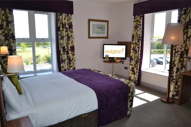 Room, Single, Double Bed, Maldron Hotel Galway 3/7