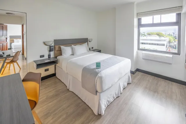 Connecting, Family Suite, 1 Double and 2 Queen Beds, Parque Del Lago Hotel 3/10