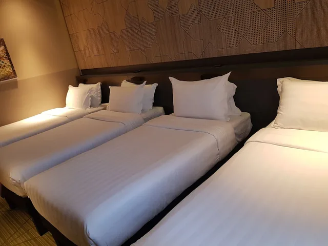 Family, Quadruple, 1 Double and 3 Single Beds، إيبيس ستايلز مكة(Ibis Styles Makkah) 2/7