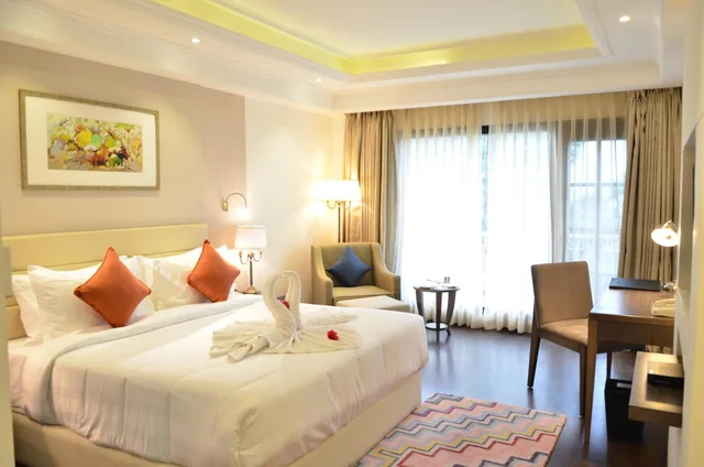 غرفة بسرير كينج، Ramada by Wyndham Kasauli 3/10