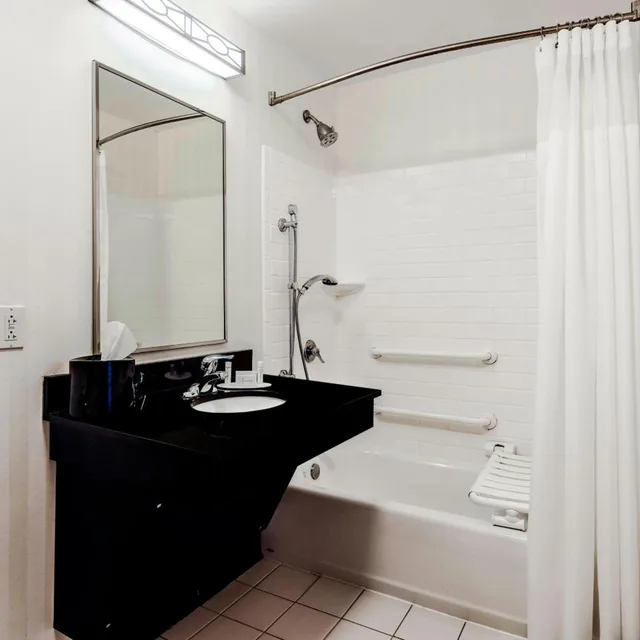 Room, King Bed, Bathtub, Accessible, Fairfield Inn Suites Wilkes Barre Scranton 3/4