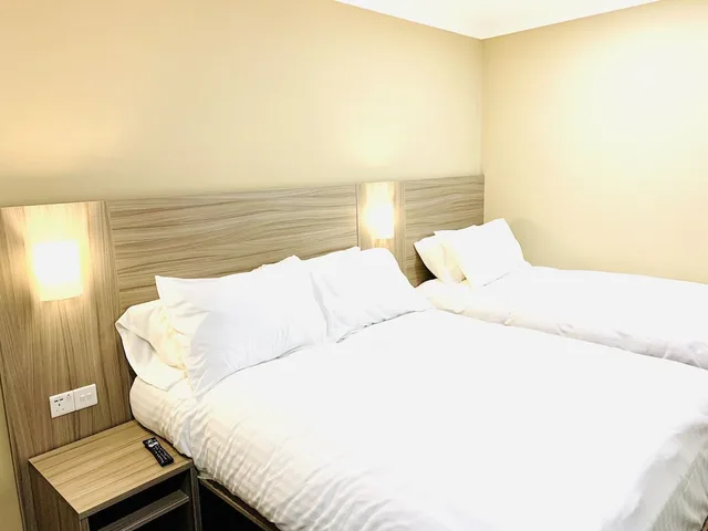 غرفة عائلية بسرير مزدوج وسرير فردي، De Regency Style Hotel 1/3