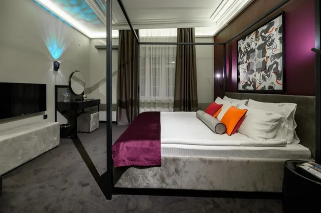 غرفة بريميوم بسرير كينج بإطلالة على المدينة، Artloft Hotel 2/3