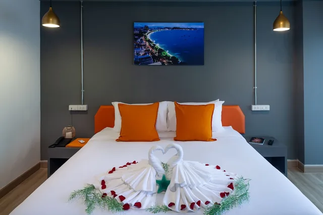 غرفة ديلوكس بسريرين منفصلين بإطلالة على البحر، 7 Stays Premium Hotels Pattaya 4/6