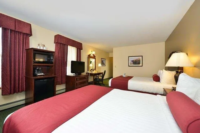 غرفة بسريرين كوين بإطلالة على البحيرة، Best Western The Hotel Chequamegon 1/6