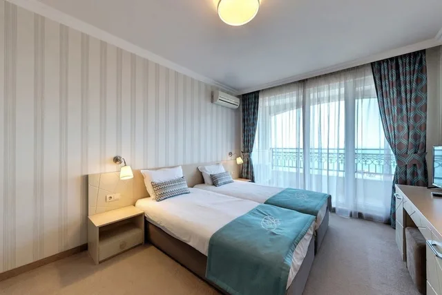 شقة كومفورت بسرير كينج بإطلالة على البحر بغرفة نوم واحدة مع أريكة، Penelope Palace Apart Hotel 2/5