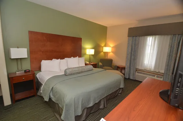 غرفة بسرير كينج، Americinn By Wyndham Des Moines Airport 2/5