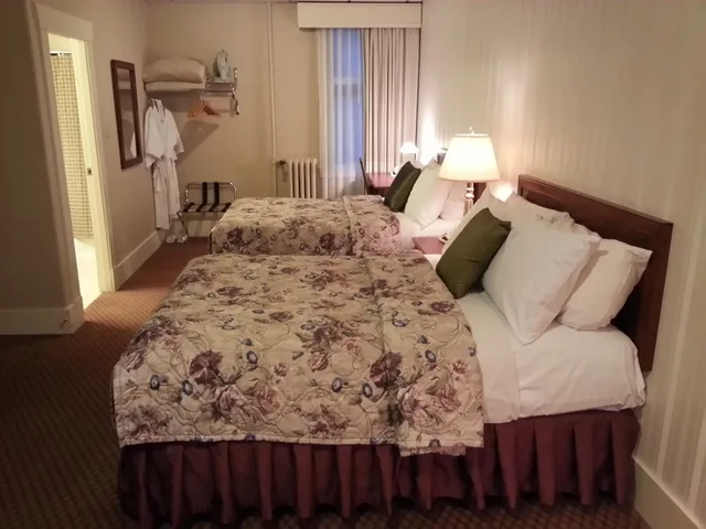 غرفة قياسية بسريرين مزدوجين، Kingston Hotel 3/5