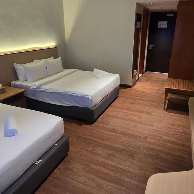 غرفة ديلوكس ثلاثية، Kingston Hotel 28 - Gocos Hotel Klang 3/8