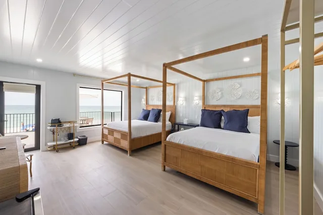 Luxury, 2 Queen Beds, Beach Front، Anna Maria Island Inn 1/5