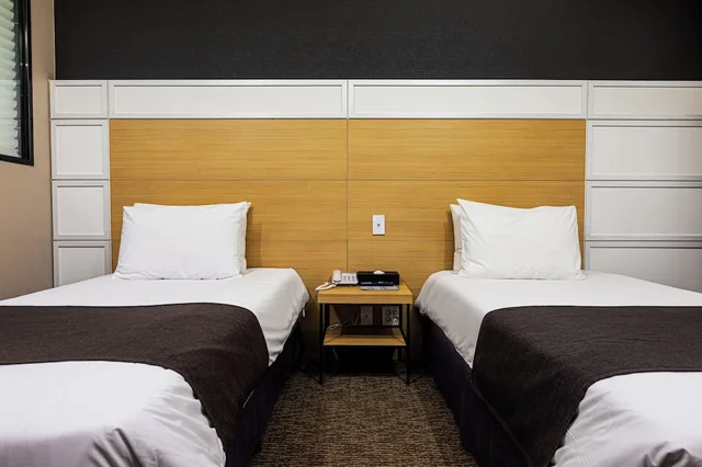 غرفة قياسية بسريرين منفصلين، Eastern Hotel Jeju 2/3