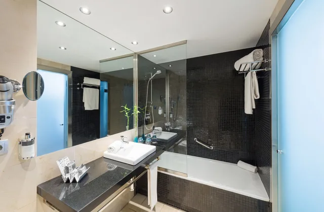 غرفة قياسية بسريرين منفصلين، Hotel Cadiz Paseo Del Mar Affiliated By Melia 6/7