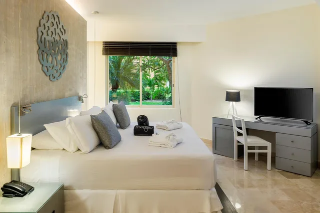 Junior Suite, Privilege, King Bed, Nature View, Sofa، Ocean Maya Royale - Adults Only 2/3