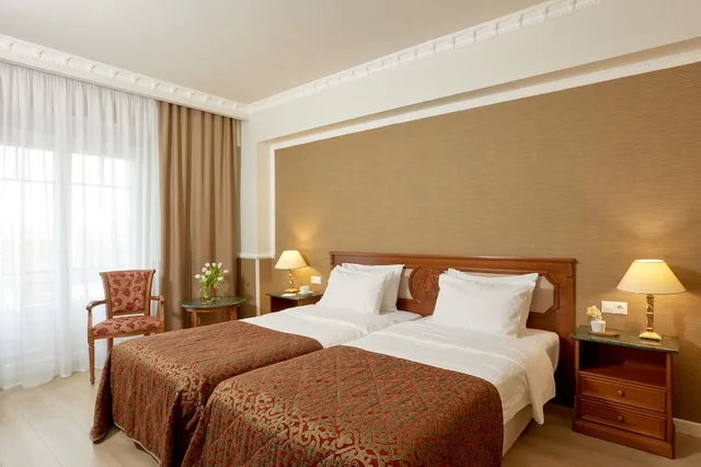 غرفة كلاسيكية بسرير كوين بغرفة نوم واحدة، Grand Hotel Palace 3/10